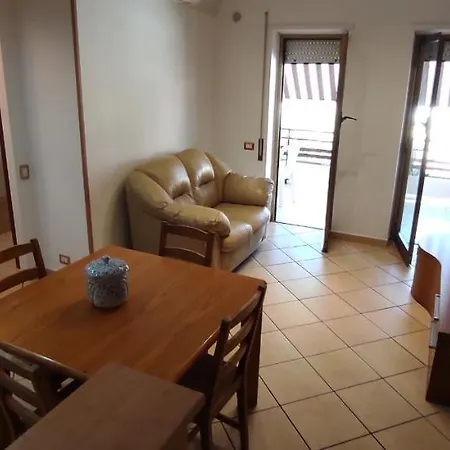 Apartment Mini In A 100 Metri Dal Mare